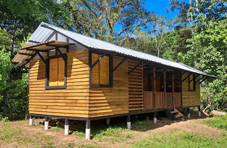 Vivienda en el Territorio Ind&iacute;gena Ngöbe Conte Burica en Coto Brus, Puntarenas.